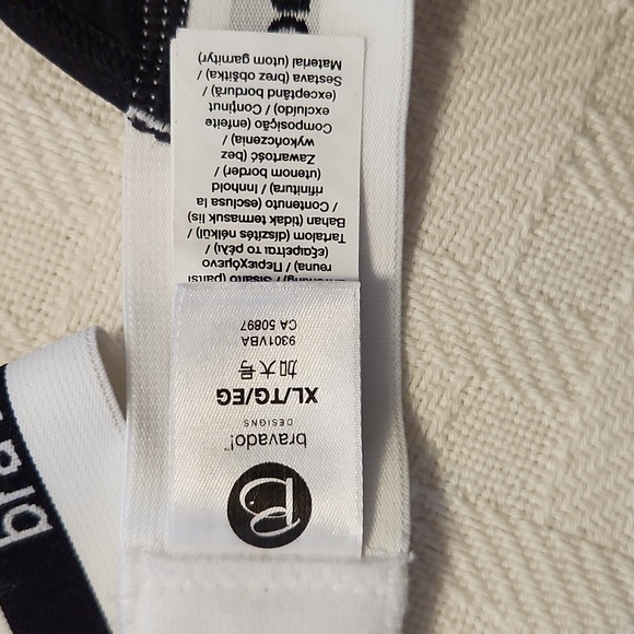 Bravado Clip and Pump Hand Free Nursing Bra Black, New without Tag - Picture 5 of 5